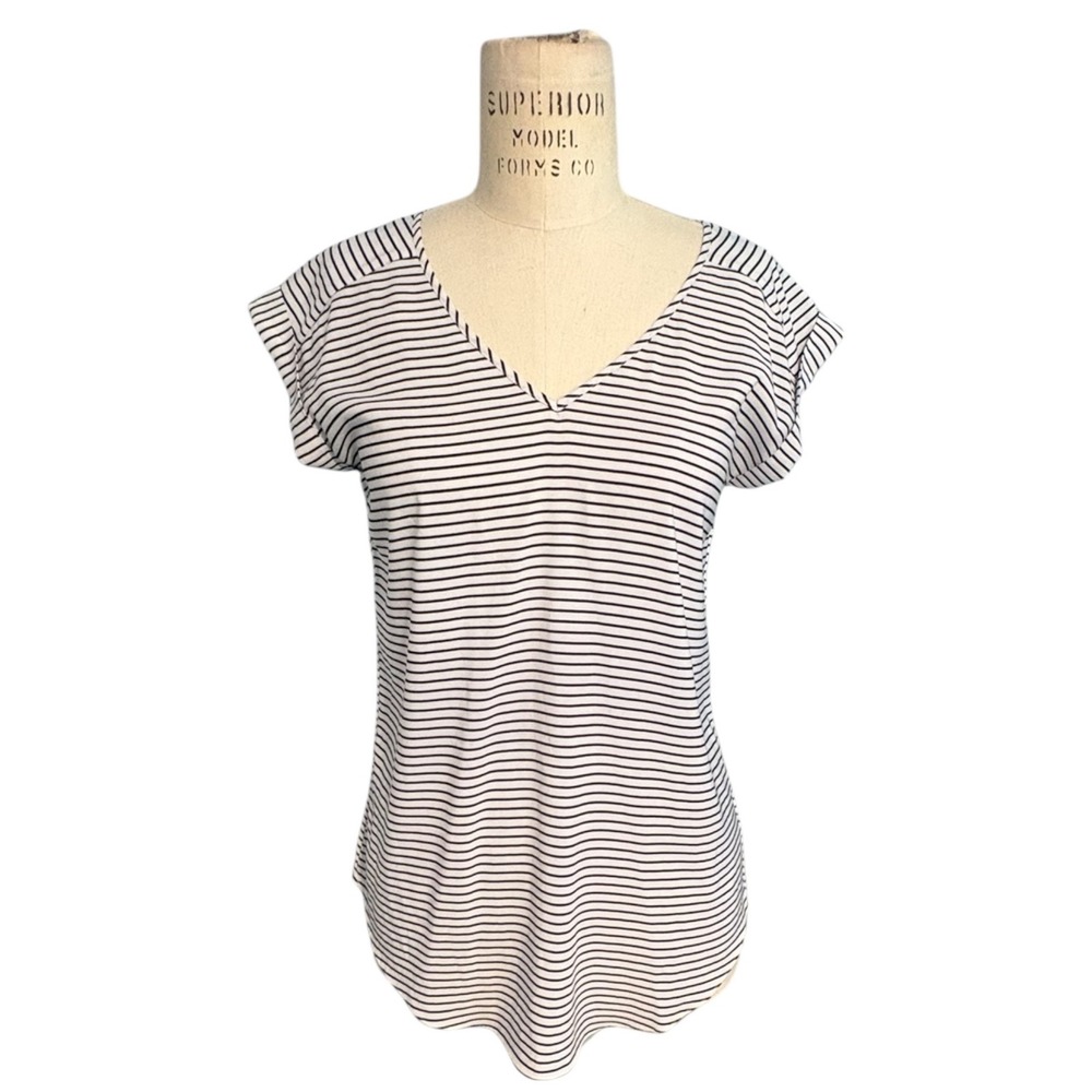 Express Womens XS Black White Striped V-Neck Cap Sleeve Blouse Curved Hem Top